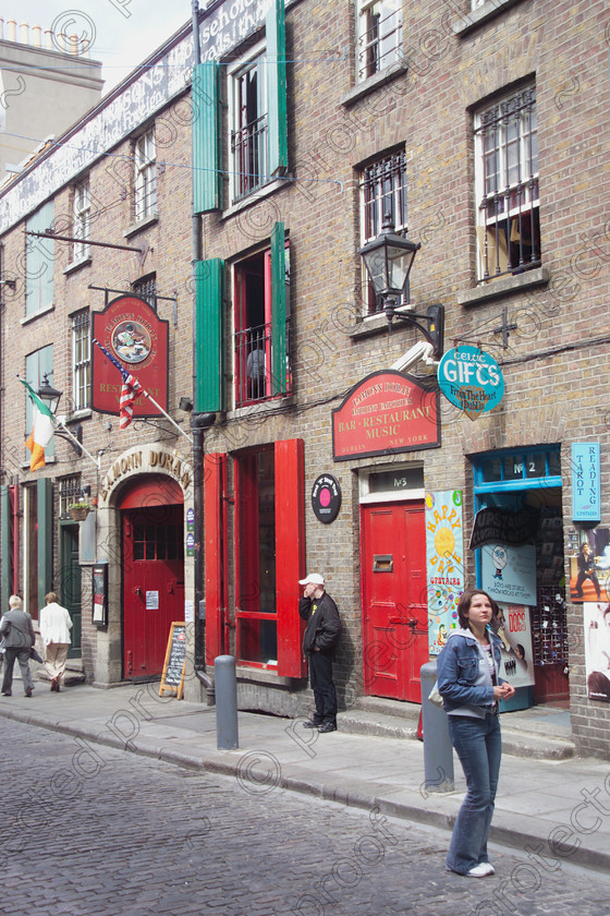 Dublin D5781819 
 Temple Bar - Dublin 
 Keywords: Temple Bar, Dublin, Eire, Ireland, travel, tourism, street scene, city, cities, capital,
