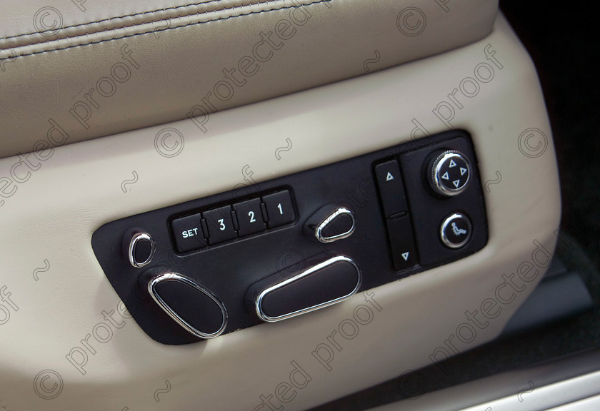 Bentley 41 
 Bentley Flying Spur seating controls 
 Keywords: Bentley, Flying Spur, cars, sportscars, limousine, car, luxury car, coupe, automobiles, performance cars, Continental, motor, interior, detail, seat controls,