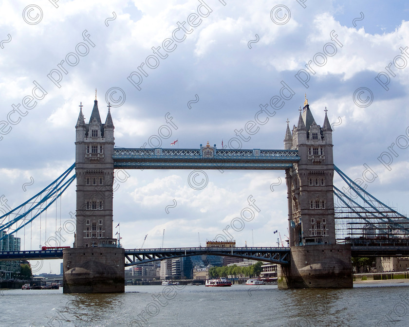 Riveer Thames 11 
 Tower Bridge 
 Keywords: Tower Bridge, London, River Thames, tourism, travel, rivers, bridges, bascule bridge, historic London, architecture, suspension bridge, city, cities, capital. UK, England, Britain