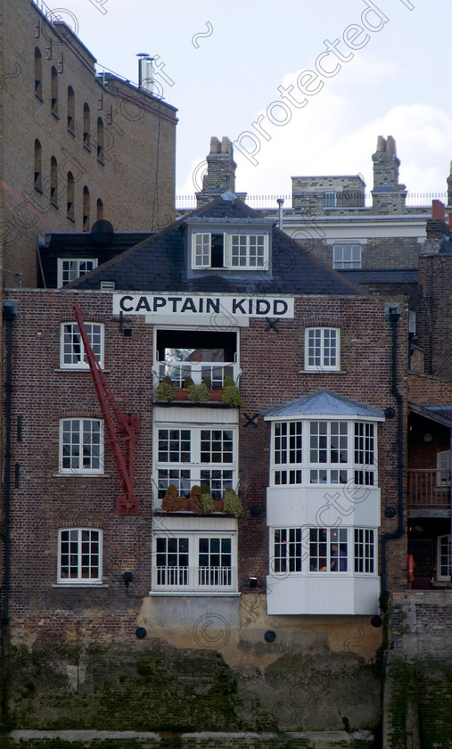 Riveer Thames 37 
 Captain Kidd pub - Wapping - from River 
 Keywords: Captain Kidd pub, Wapping, River Thames, river, river pubs, tourism, travel, cities, city, East London, East End, warehouse, UK, England, Britain, beer,