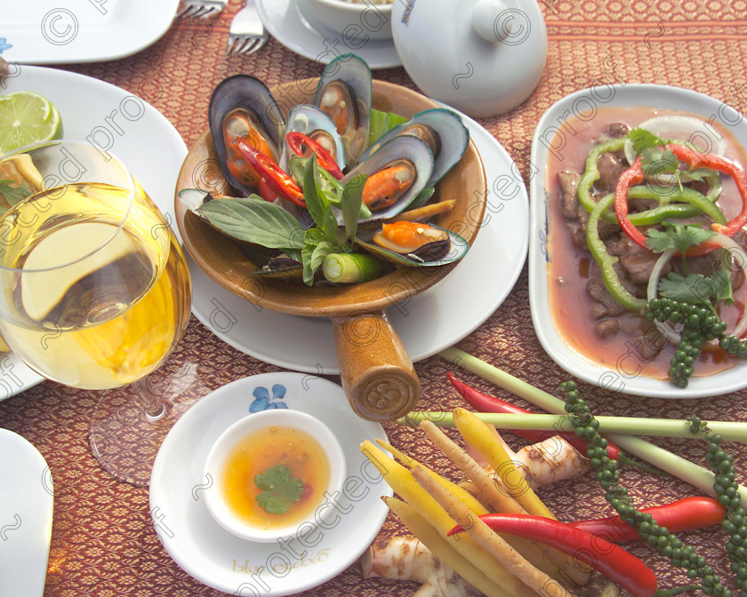 D5785863 
 Thai cuisine 
 Keywords: Thailand, Thai food, muscles, cuisine, Oriental cuisine, dining out, food, restaurants, dining, eating, lemon grass