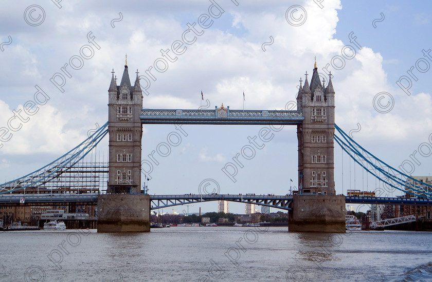 Riveer Thames 5 
 Tower Bridge 
 Keywords: Tower Bridge, London, River Thames, tourism, travel, rivers, bridges, bascal bridge, historic London, UK, England, Britain, city, cities, capital.