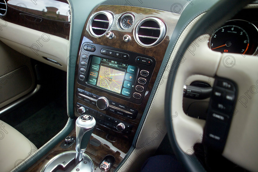 Bentley 21 
 Bentley Flying Spur controls and sat nav 
 Keywords: Bentley, Flying Spur, cars, sportscars, limousine, car, luxury car, coupe, automobiles, performance cars, Continental, satellite navigation, sat nav, controls, detail, gear shift, gear lever,