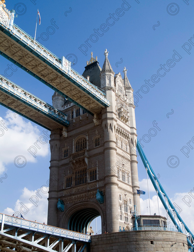 Riveer Thames 43 
 Tower Bridge 
 Keywords: Tower Bridge, London, River Thames, tourism, travel, rivers, bridges, bascule bridge, historic London, suspension bridge, architecture, capital, city, cities, UK, England, Britain old London,